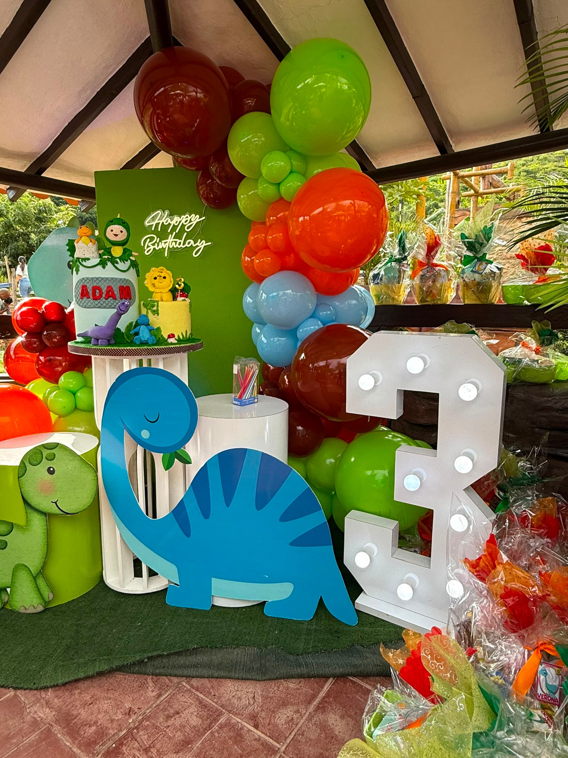 Montaje de un cumpleaños en San Diego Royal